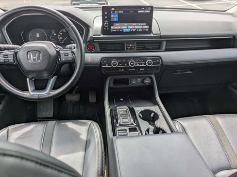 Certified 2023 Honda Pilot Touring image 23