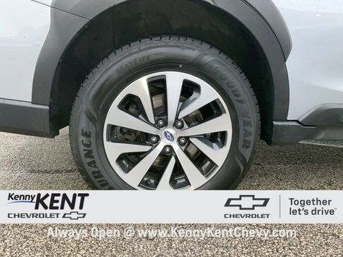 Used 2023 Subaru Outback Premium image 11