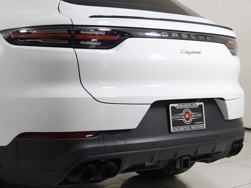 Used 2023 Porsche Cayenne Coupe image 35