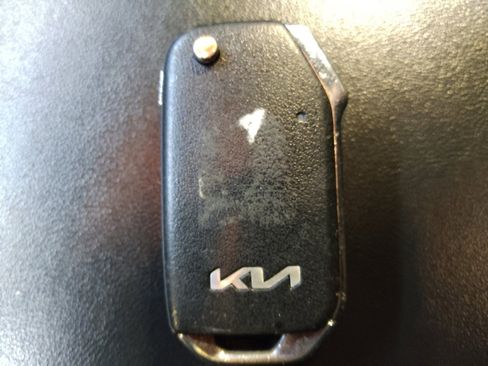 Used 2022 Kia Sorento LX image 32