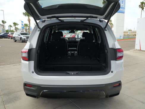 New 2026 Honda Pilot Sport image 7