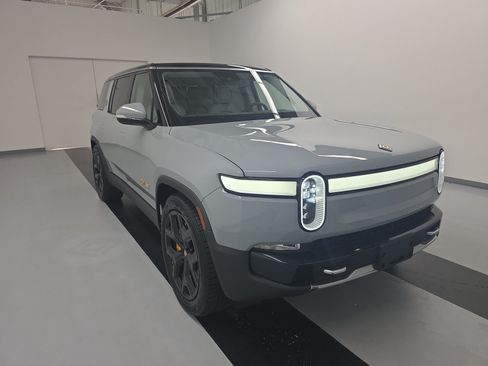 Used 2023 Rivian R1S Adventure AWD/4WD image 7