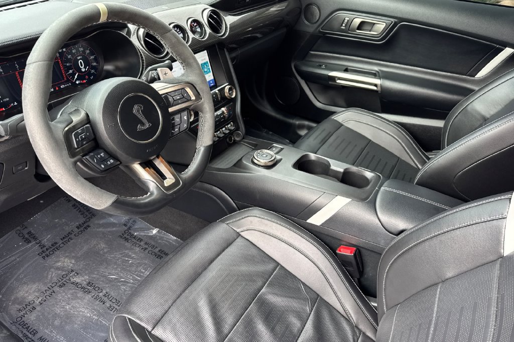 Used 2022 Ford Mustang Shelby GT500 w/ Technology Package RWD image 3