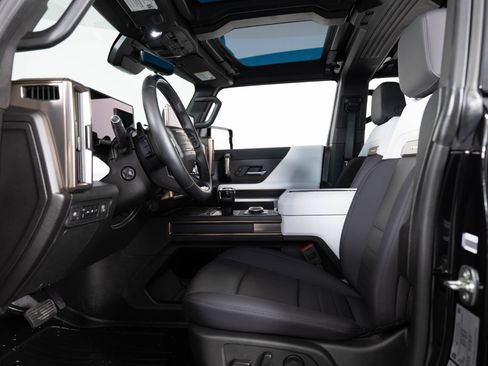 Used 2025 GMC Hummer EV 2X AWD/4WD image 14