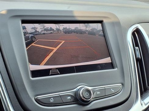 Used 2022 Chevrolet Equinox LT FWD image 8