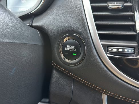 Used 2022 Chevrolet Trax LT w/ Driver Confidence Package image 31