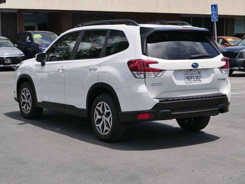Used 2024 Subaru Forester Premium AWD/4WD image 6