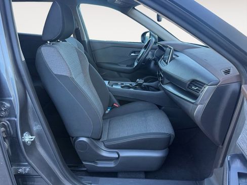 Used 2023 Nissan Rogue SV image 15