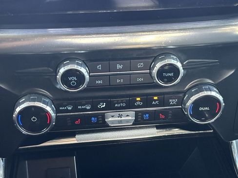 Used 2023 Ford F150 Lariat image 24