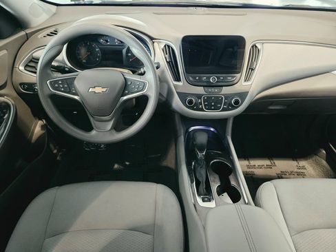 Certified 2025 Chevrolet Malibu LT FWD image 17