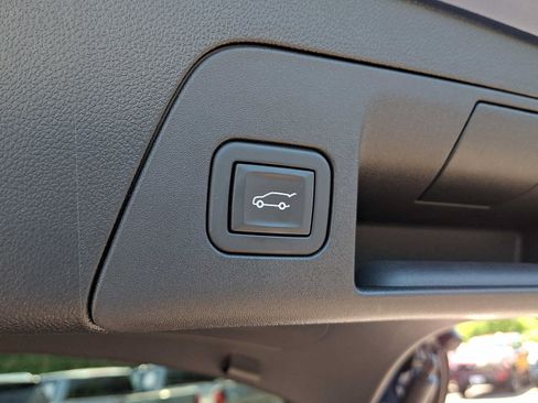 Used 2023 Buick Envision Essence AWD/4WD image 30