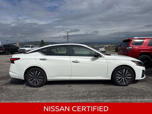 Used 2025 Nissan Altima 2.5 SV image 9