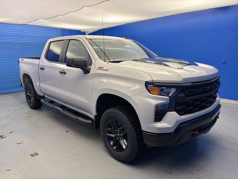 New 2026 Chevrolet Silverado 1500 Custom Trail Boss AWD/4WD image 2