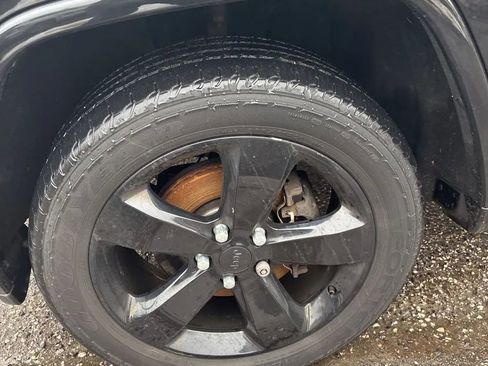 Used 2015 Jeep Grand Cherokee Altitude image 9