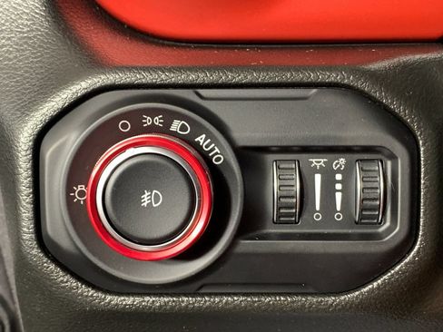 Used 2022 Jeep Wrangler Unlimited Rubicon w/ Safety Group AWD/4WD image 16