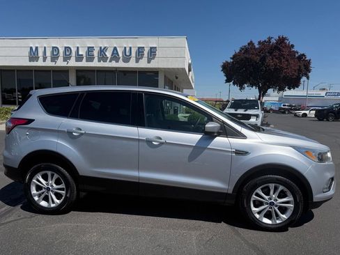 Used 2017 Ford Escape SE AWD/4WD image 5