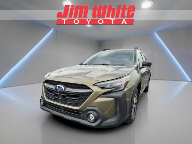Used 2025 Subaru Outback Premium AWD/4WD image 1
