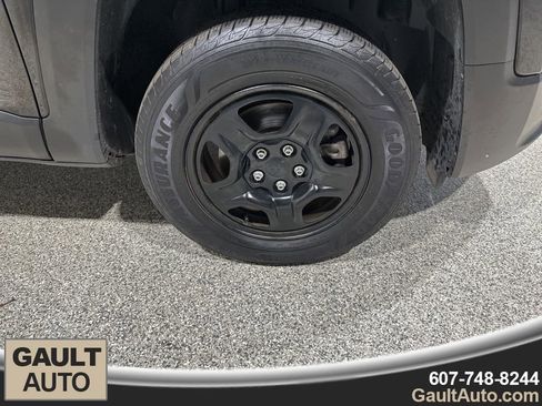 Used 2018 Jeep Renegade Sport w/ Power & Air Group image 21