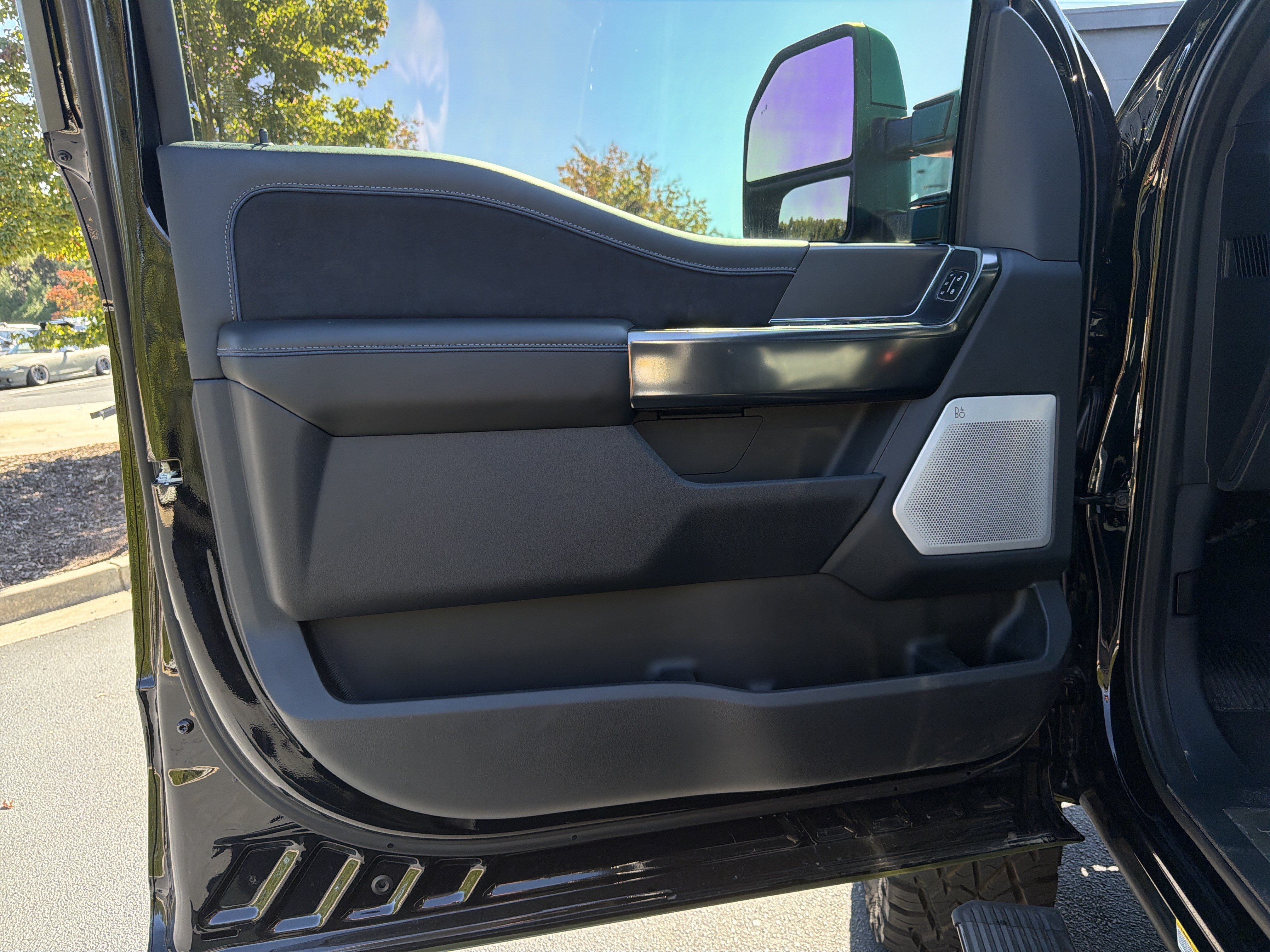 Used 2026 Ford F450 Platinum w/ FX4 Off-Road Package AWD/4WD image 26