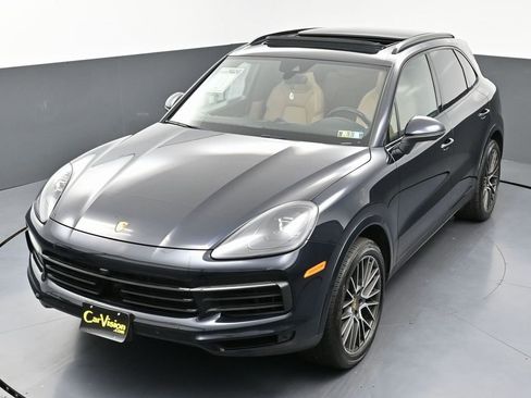 Used 2023 Porsche Cayenne Platinum Edition image 50