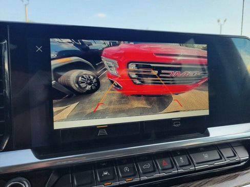 Used 2025 Chevrolet Silverado 1500 LT RWD image 22