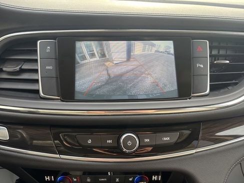 Certified 2018 Buick Enclave Essence image 24