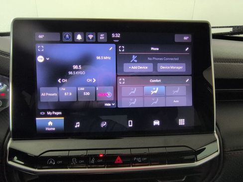 Used 2025 Jeep Compass Trailhawk AWD/4WD image 18