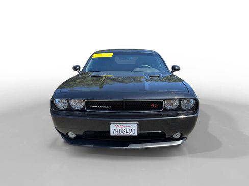 Used 2014 Dodge Challenger R/T w/ Sound Group II RWD image 8