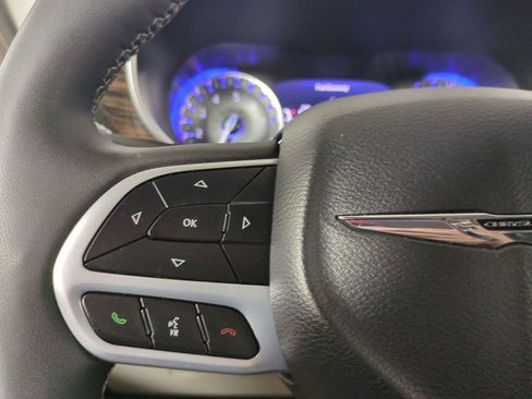 Used 2024 Chrysler Pacifica Limited image 33