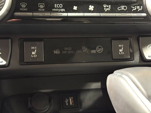 Certified 2025 Toyota RAV4 XLE Premium image 30