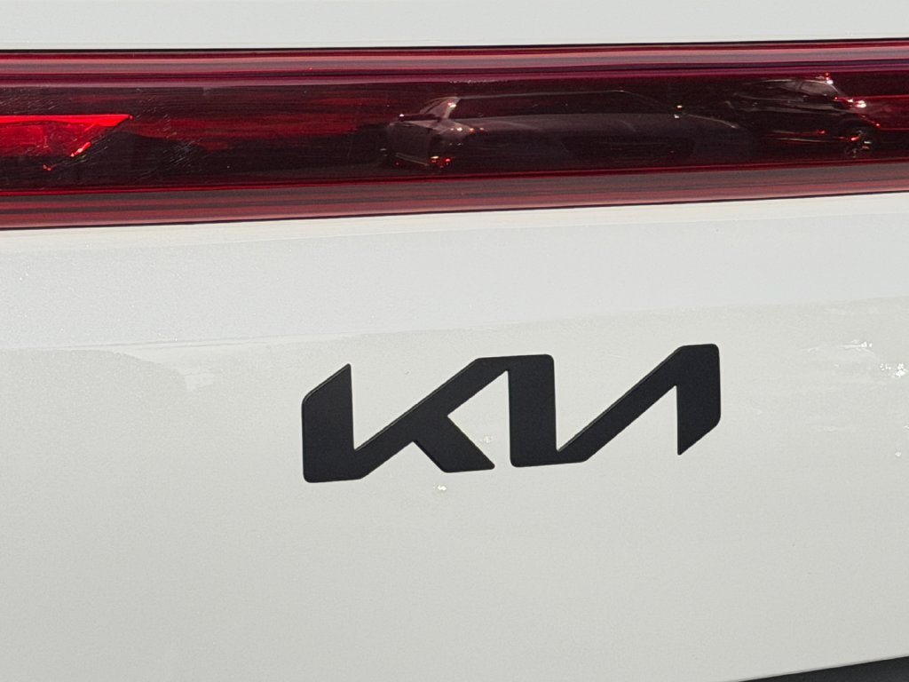 Used 2025 Kia Carnival SX w/ SX Dark Edition Package FWD image 36