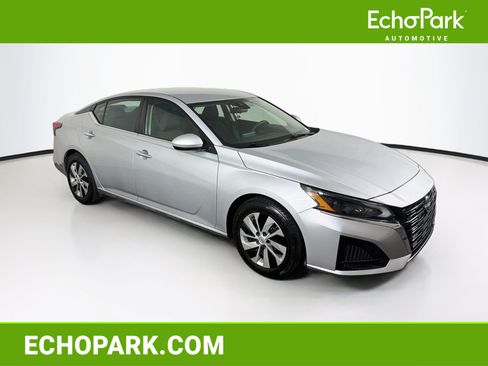 Used 2023 Nissan Altima 2.5 S FWD image 1