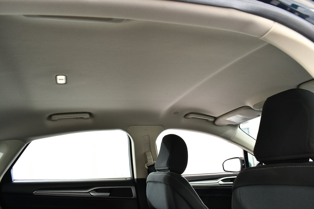 Used 2020 Ford Fusion SE FWD image 18