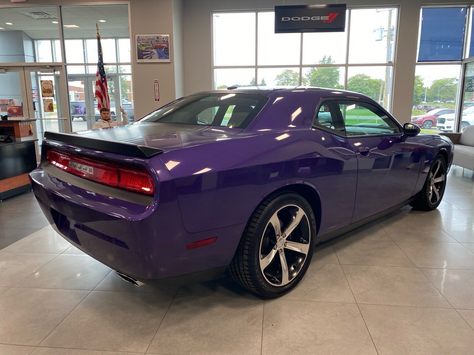 Used 2014 Dodge Challenger R/T RWD image 5
