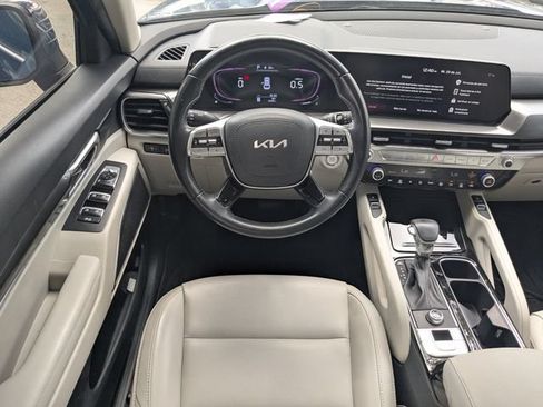 Certified 2024 Kia Telluride S w/ S Sunroof Package FWD image 15