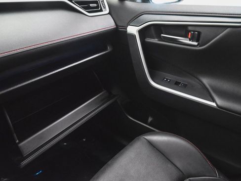 Used 2022 Toyota RAV4 XSE w/ Premium Package image 17