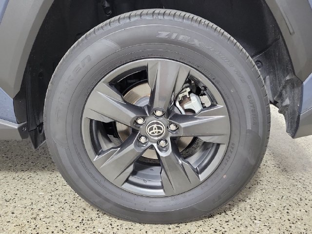 Used 2026 Toyota RAV4 LE AWD/4WD image 8