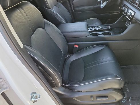 Used 2023 Honda Pilot Elite image 16