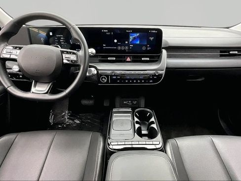Used 2025 Hyundai Ioniq 5 SEL RWD image 16
