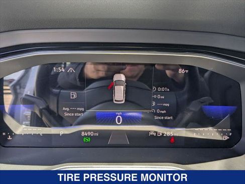 Used 2023 Volkswagen Jetta SE w/ Panoramic Sunroof Package FWD image 16