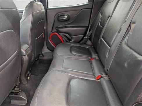 Used 2017 Jeep Renegade Trailhawk w/ Premium Trailhawk Package AWD/4WD image 17