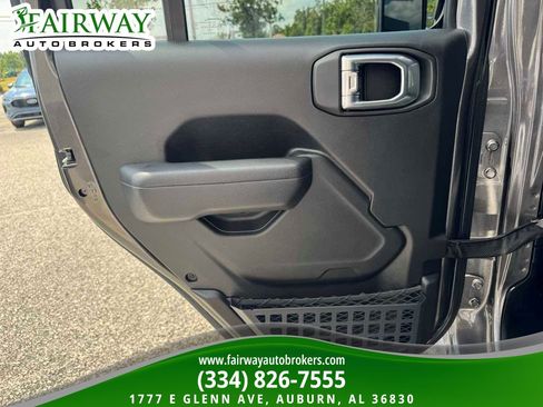 Used 2024 Jeep Gladiator Sport AWD/4WD image 27