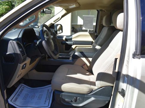 Used 2017 Ford F150 XLT w/ Equipment Group 302A Luxury RWD image 10