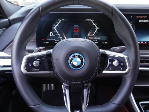Used 2023 BMW i7 xDrive60 AWD/4WD image 19