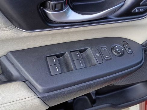Used 2018 Honda CR-V Touring image 24