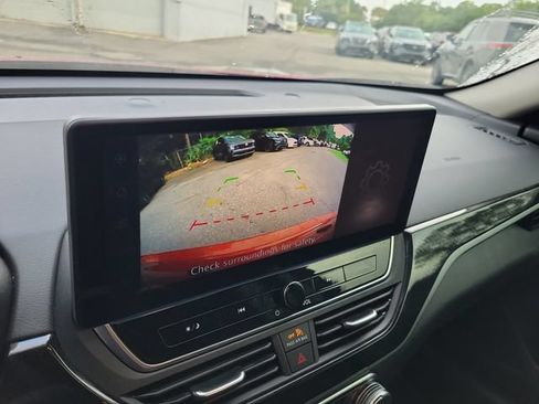 Used 2025 Nissan Altima 2.5 SR w/ SR Premium Package FWD image 27