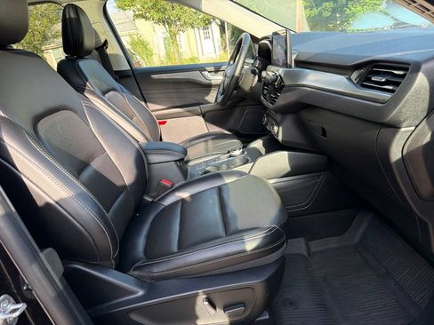 Used 2021 Ford Escape Titanium AWD/4WD image 29