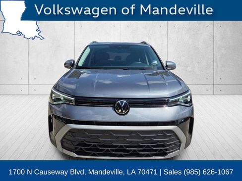 Certified 2025 Volkswagen Taos SE FWD image 8