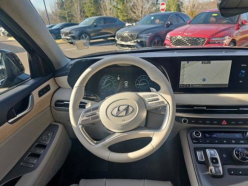 Used 2025 Hyundai Palisade Limited image 18