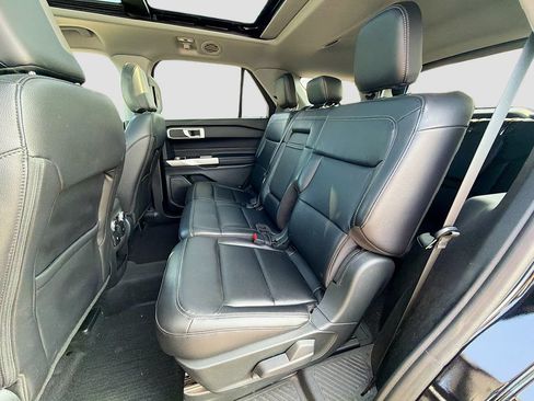 Used 2021 Ford Explorer XLT w/ Equipment Group 202A AWD/4WD image 27